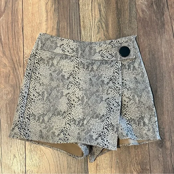 ZARA || snake print skort - Picture 4 of 5